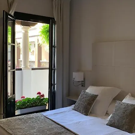 Aparthotel La De Pilar 4*