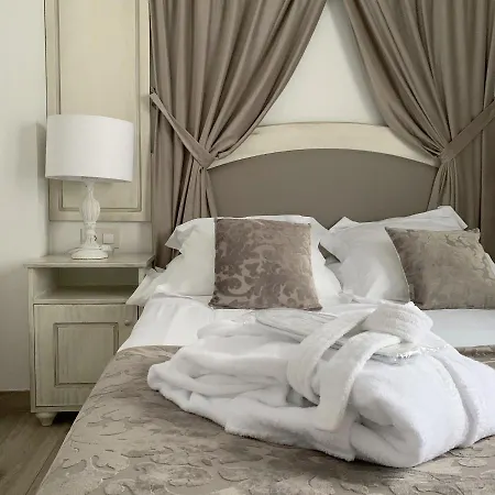 La De Pilar Aparthotel 4*