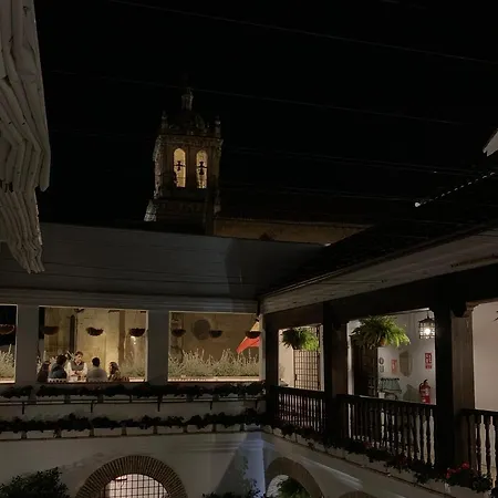 La De Pilar Aparthotel 3*