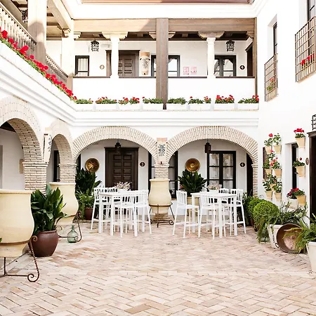 Aparthotel La De Pilar 3*
