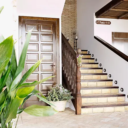 La De Pilar Aparthotel