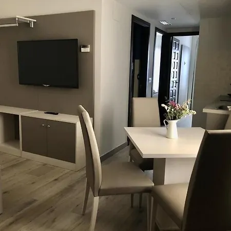 Aparthotel La De Pilar