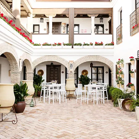 La De Pilar Aparthotel Cordova