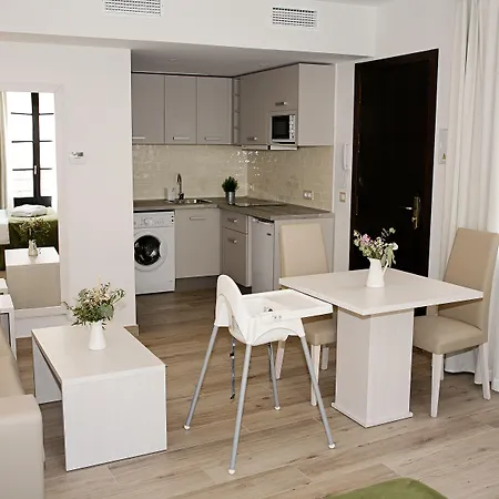 Aparthotel La De Pilar