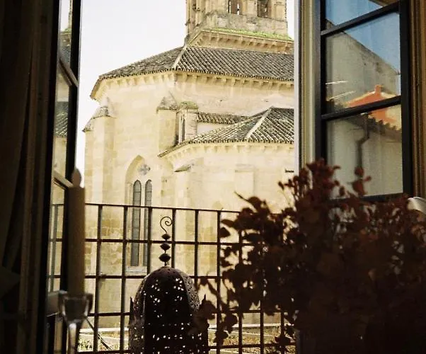 Ξενοδοχείο με διαμερίσματα La De Pilar 4*