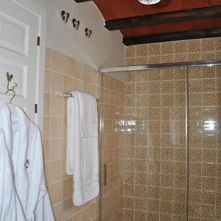 La De Pilar Aparthotel