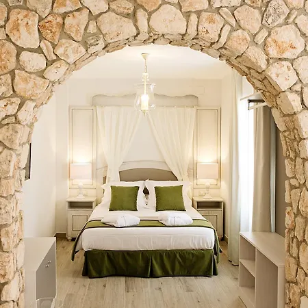 La De Pilar Aparthotel