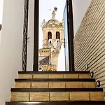 Apartahotel La De Pilar 4*