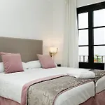 Apartahotel La De Pilar 4*