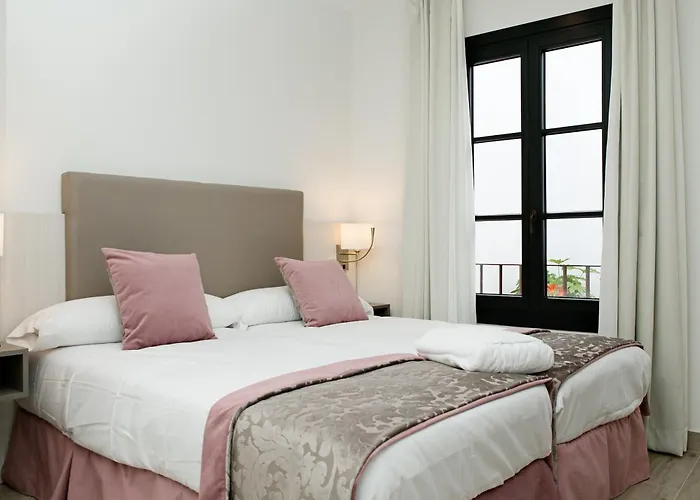 Apart Otel La De Pilar 4*